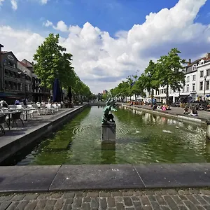 Appartement Exclusive Two-level With Private Terrace On The Canal, Brussel
